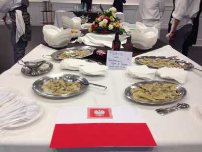 Alcuni piatti allestiti per lo show